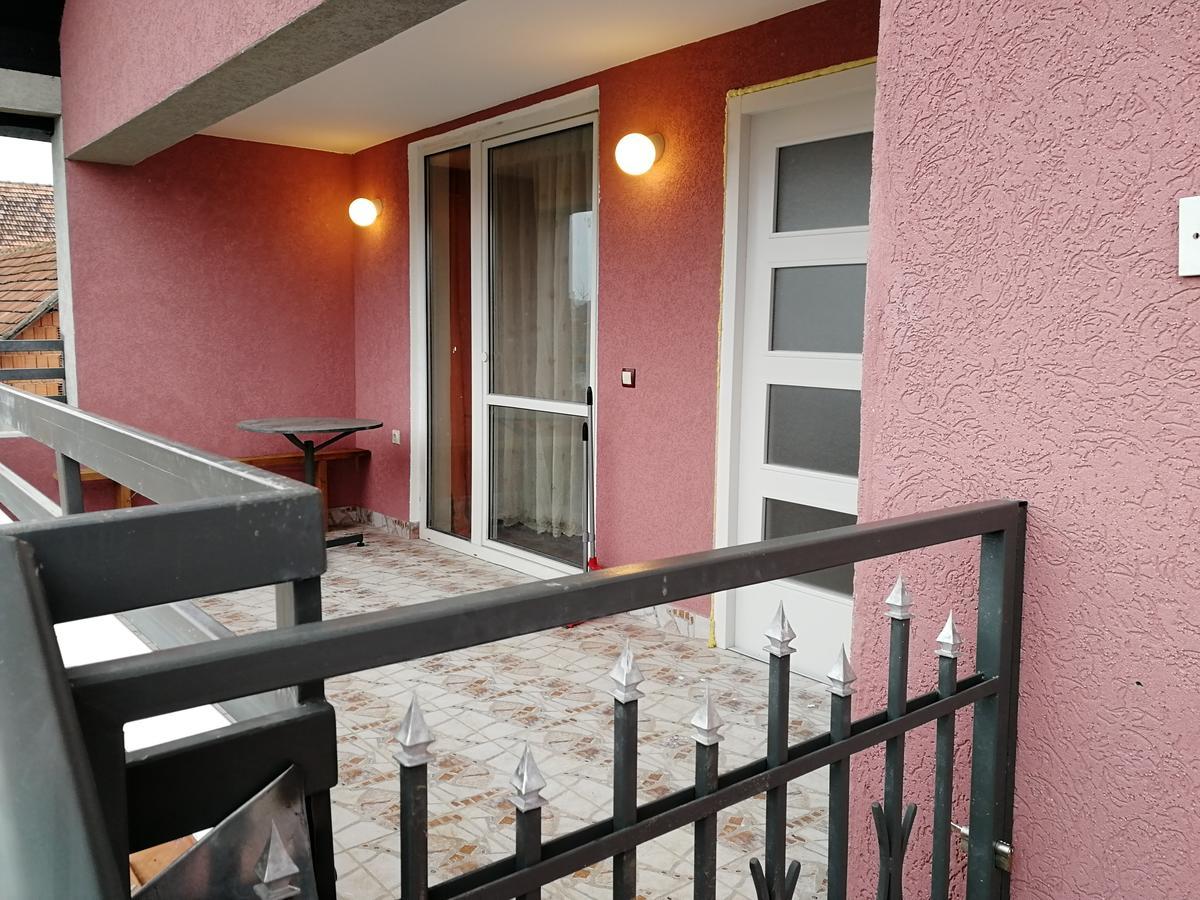 Ni Apartments "Predah Kod Baraca" מראה חיצוני תמונה